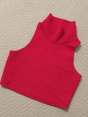 Monaco Red Sleeveless Turtleneck Crop Top Size S